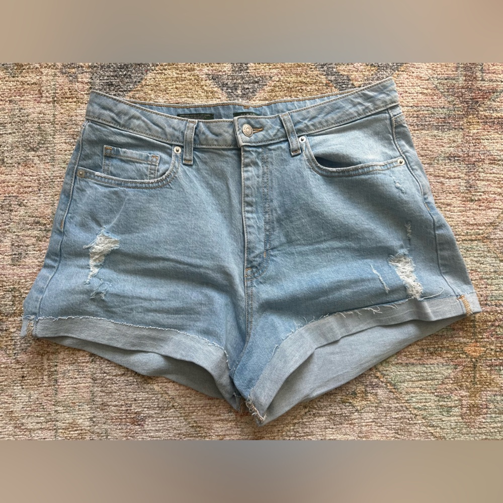 Wild Fable - Women’s Super High Rise Rolled Cuff Jean Shorts Light Wash